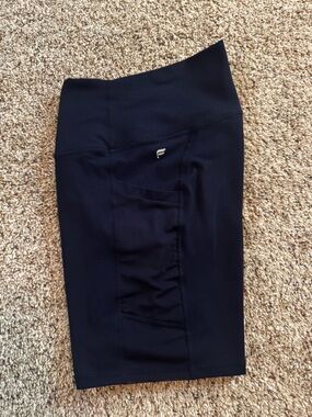 Fabletics On-The-Go PowerHold® High-Waisted Navy Blue Short size Small